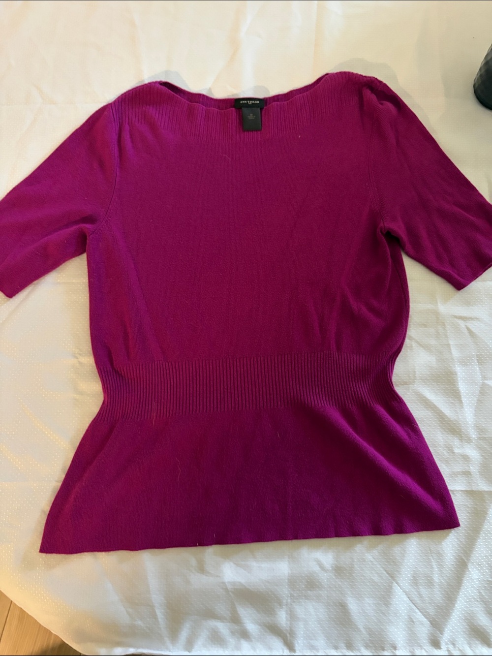Ann Taylor Short Sleeve High Neck Sweater in Magenta